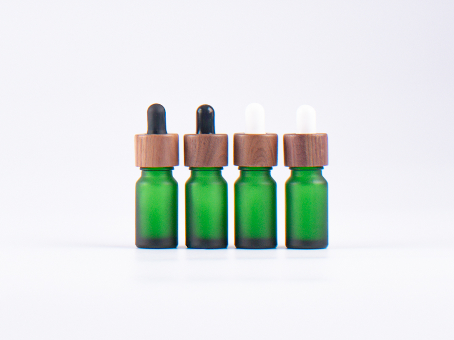 Grünglasflasche 10ml, mit Pipette Walnut